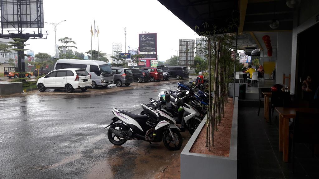 Kaliban Hotel Batam Exterior foto